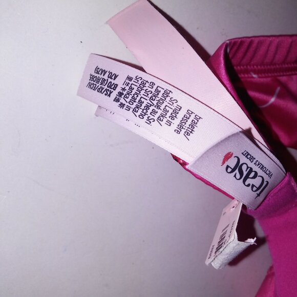 Victoria’s Secret Tease Bralette Bra XS Pink Satin Lollipop Hearts Wireless NWT - Picture 9 of 9